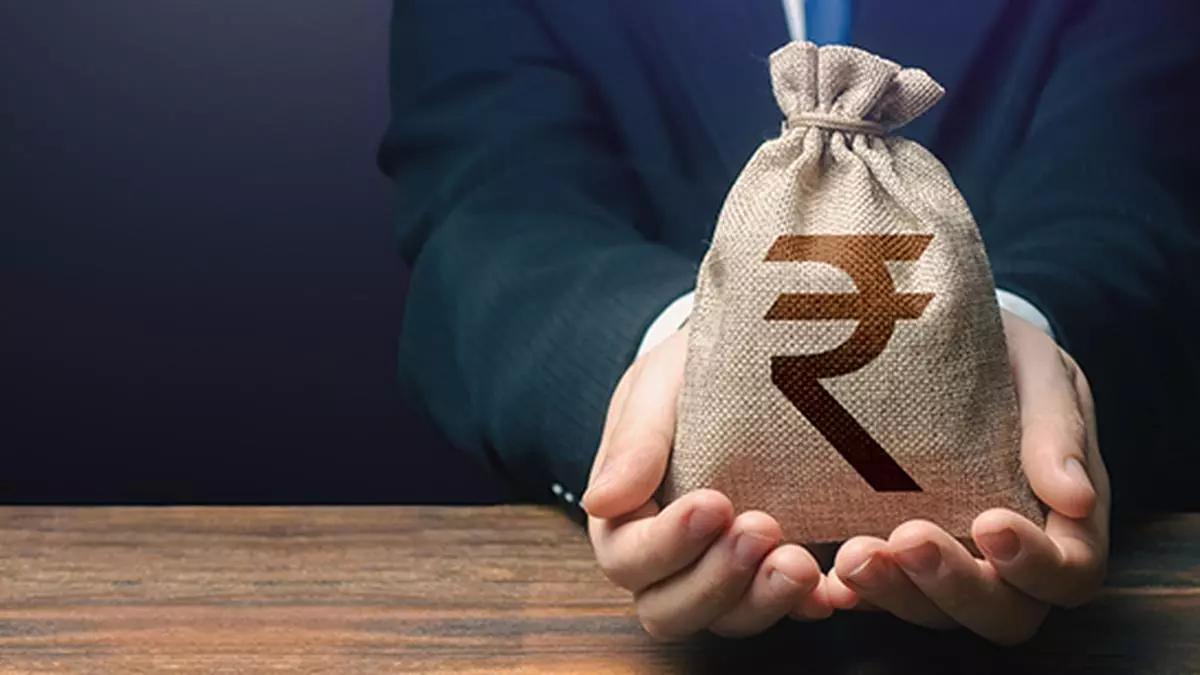 Rupee trades flat at 83.96 against US dollar in early trade