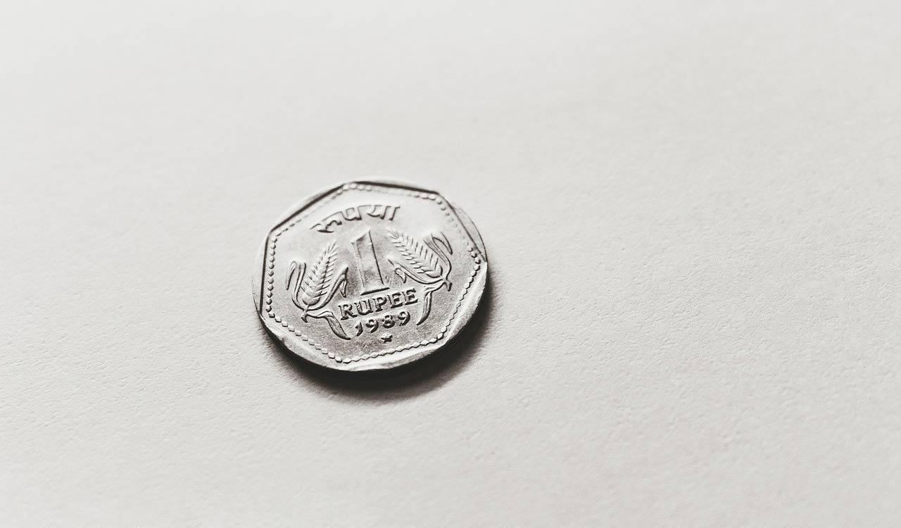 Rupee holds steady at 83.96 against US Dollar amid dalling crude prices