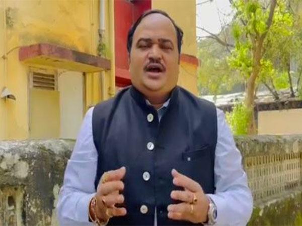 “There is no value of life in Maharashtra”: Opposition MVA attacks Mahayuti over stampede in Bandra terminus