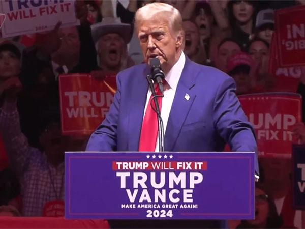 Comedian’s “floating island of garbage” reference for Puerto Rico at Trump rally sparks backlash