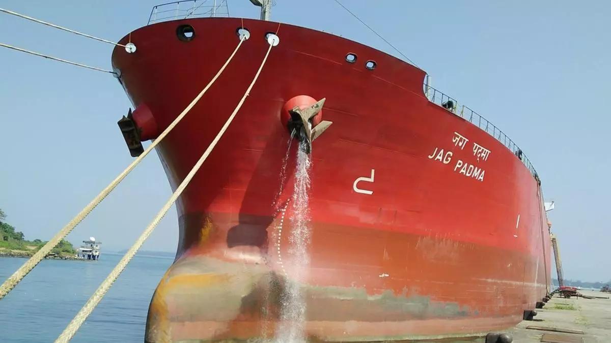 Great Eastern Shipping to sell 19-year-old product tanker 