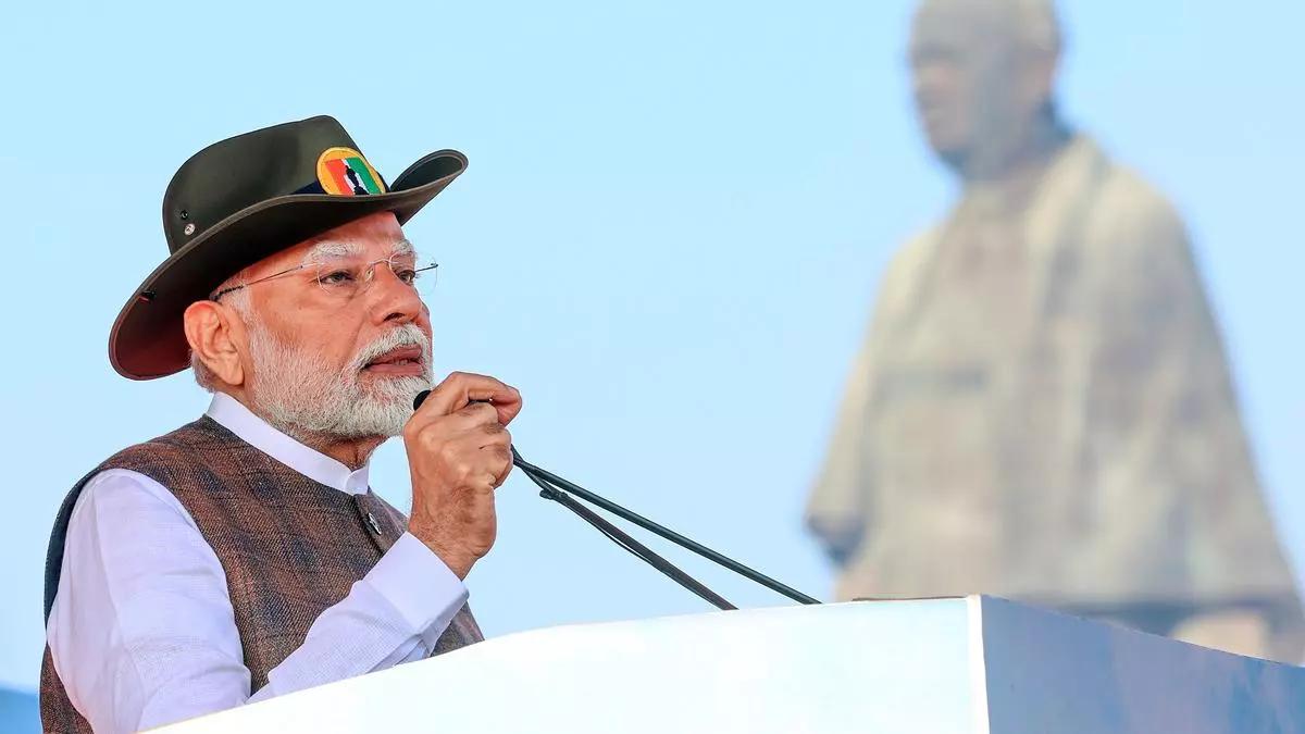 PM Modi honours Sardar Patel, calls for action against urban naxalism