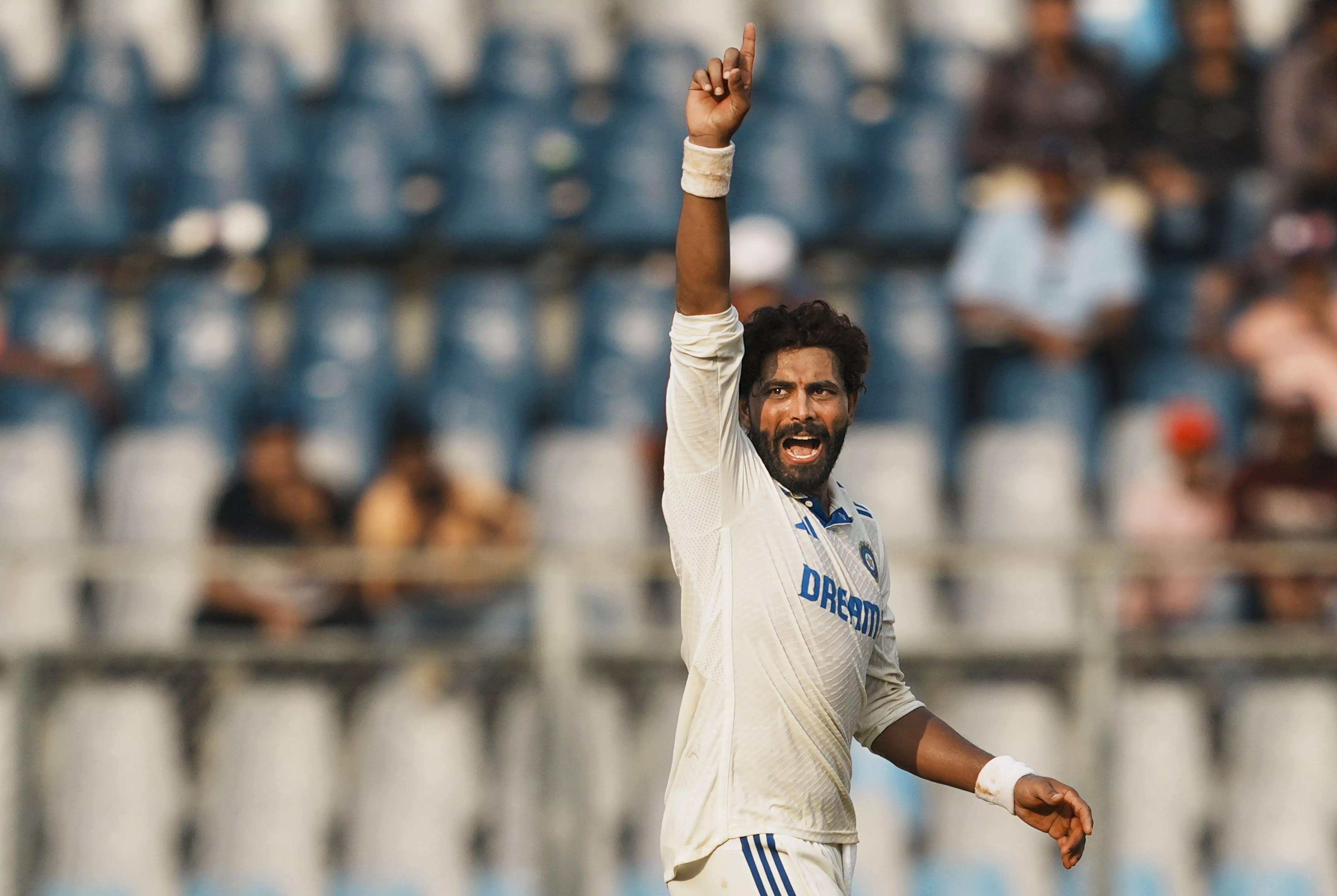 New Zealand all out 174, India need 147 to win third Test