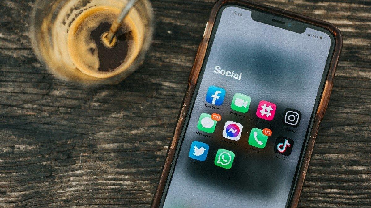 1 in 2 Urban Parents Say Children Are Addicted To Social Media, OTT: Survey