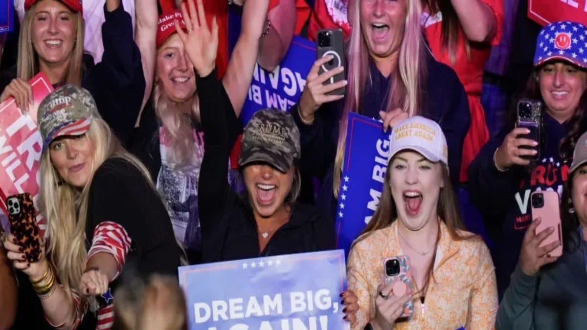 Conservative Women Plan Baby Boom After Trump Win, While Liberals Go On Sex Strike