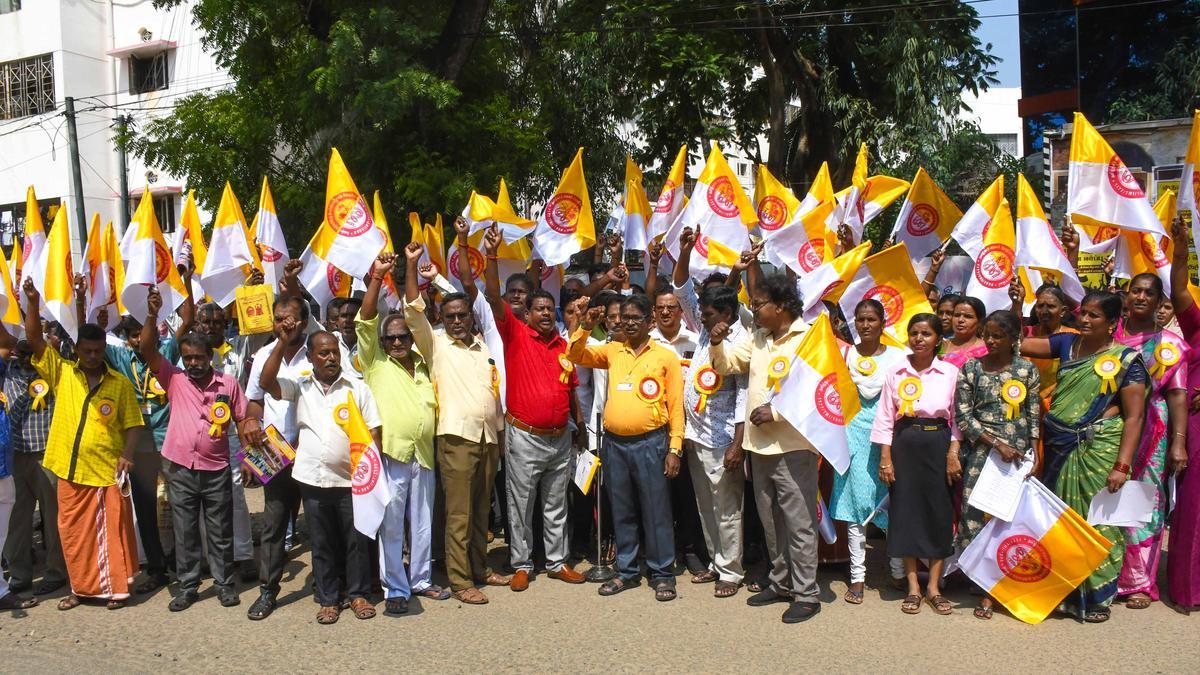 Tailors stage protest demanding welfare assistance