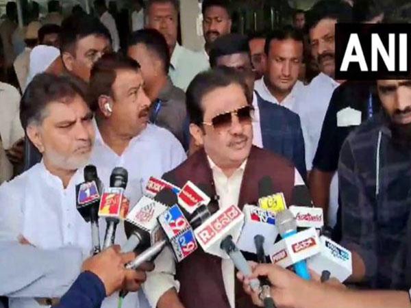 Karnataka: Minister Zameer Ahmed Khan tenders apology for ‘racist’ remark against HD Kumaraswamy