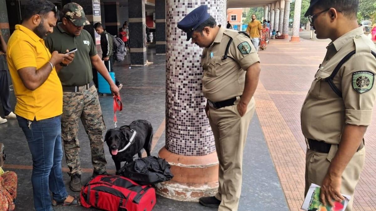 Narcotic sniffer dog helps Vizag police seize 30 kg ganja at railway station